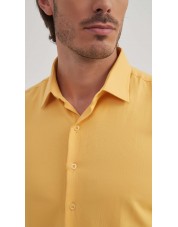 T60-43 Chemise piqué jaune slim fit