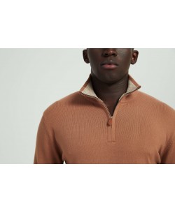 YE-6738-115 High zip neck camel jumper