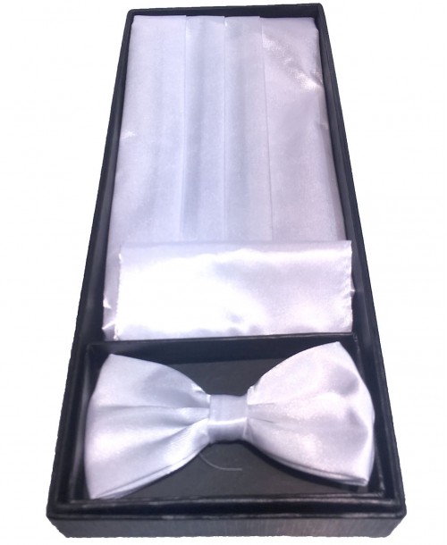 05003 Coffret cérémonie comprenant un noeud papillon, une ceinture de smoking et une pochette en blanc