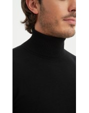 YE-6741-210 Pull col roulé noir