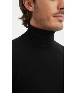 YE-6741-210 Pull col roulé noir