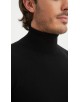 YE-6741-210 Pull col roulé noir
