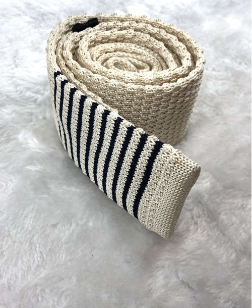 CR-03A Cravate tricot beige/bleu marine