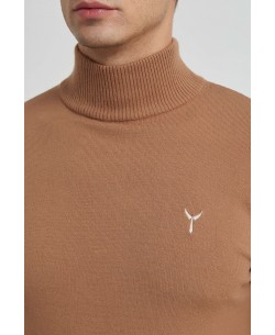 YE-6735-78 Camel jumper with funnel neck & logo 