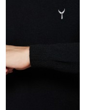YE-6735-83 Black jumper with funnel neck & logo 