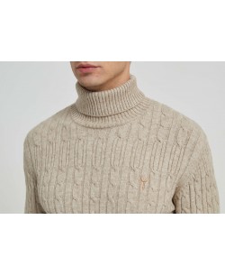 YE-6853-75 Cable knit turtle neck jumper with logo in beige