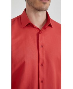 R002-38 Chemise coupe droite en coton piqué - Rouge